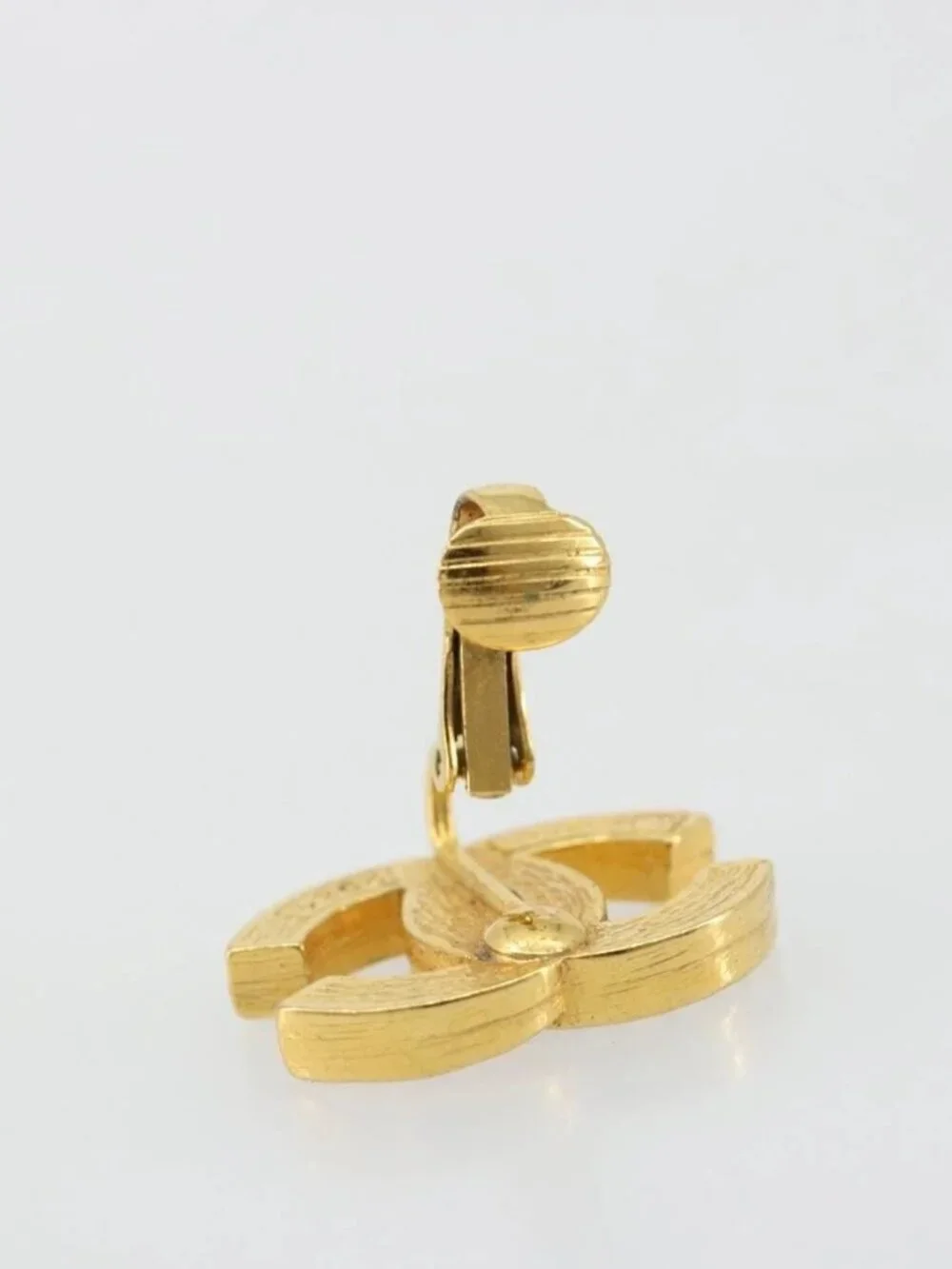 CHANEL Earring metal Gold Tone CC Auth 183505